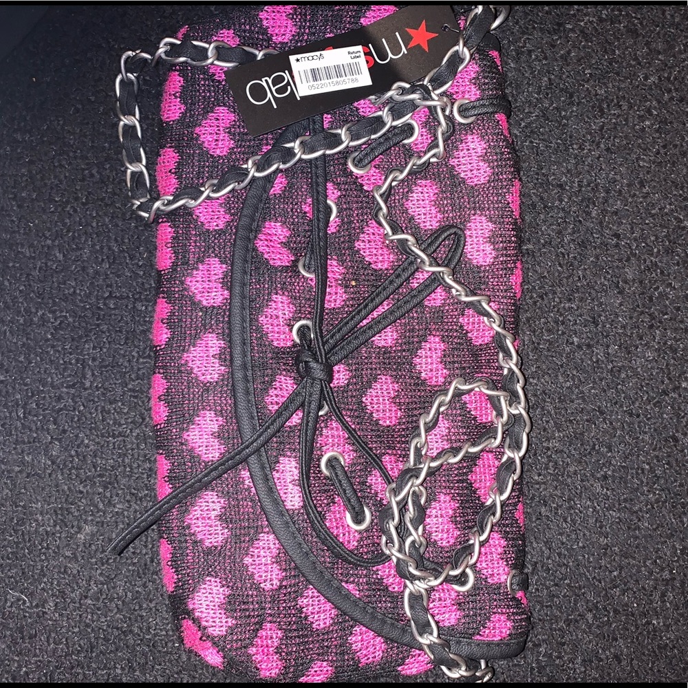 Macy’s Knitted Heart Cross Body Purse - Picture 3 of 6